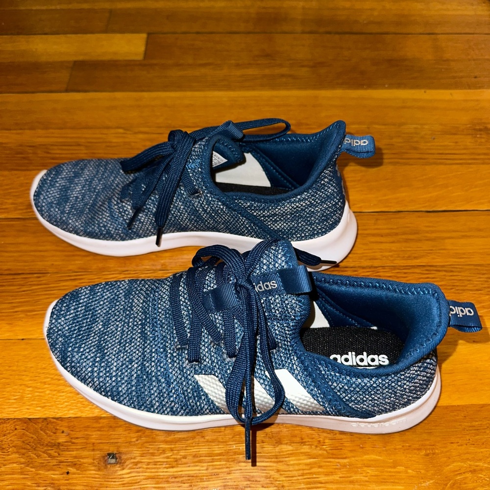 Adidas Women’s Cloudfoam Sneaker Size 7